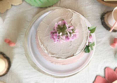 Pastel de fiesta temática de flores
